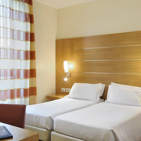 Hotel Canada 3*