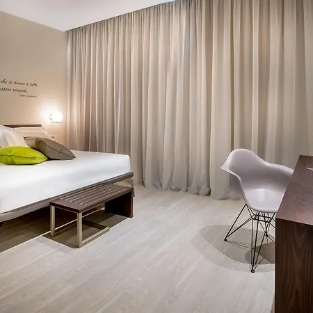 Canada Hotel