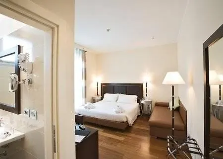 Hotel Canada 3*