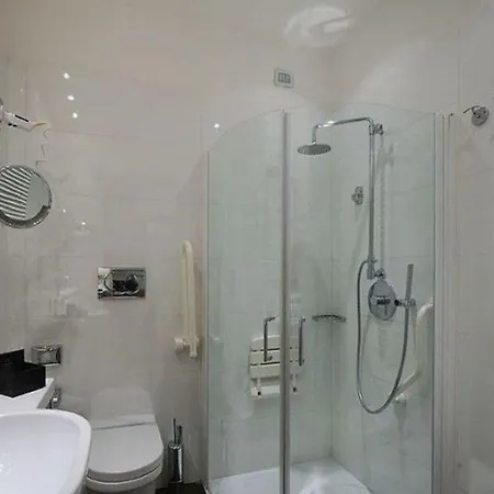 Canada Hotel 3*