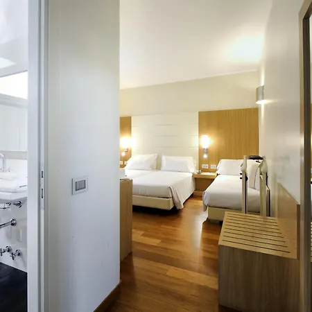 Canada Hotel 3*