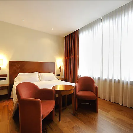 فندق كندا ميلان