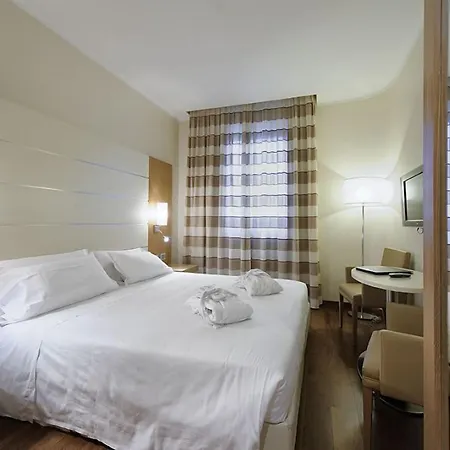 فندق كندا ميلان