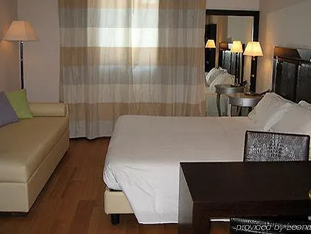 Hotel Canada 3*