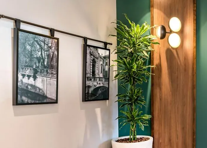 カナダ ホテル 3*