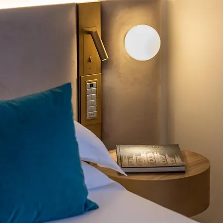 Hotel Canada 3*